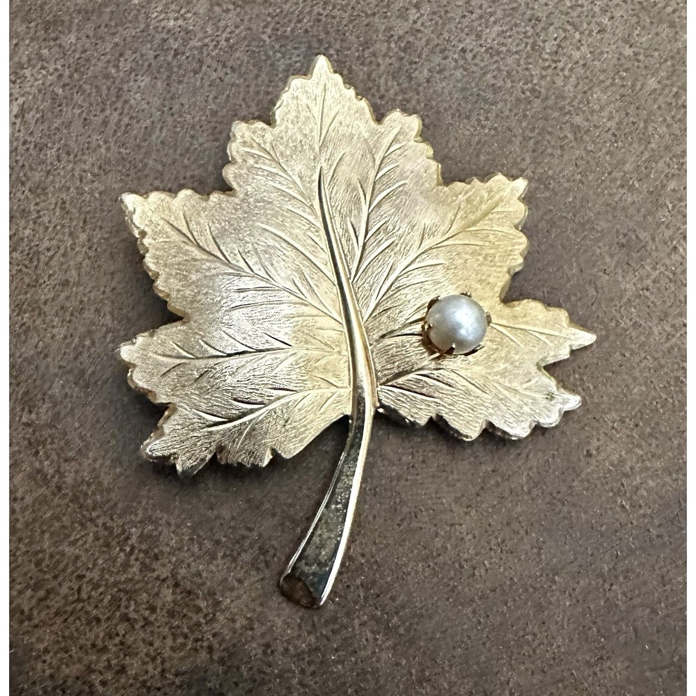 Vintage Sarah Coventry Leaf Faux Pearl Gold Tone Brooch Pin Gold Tone